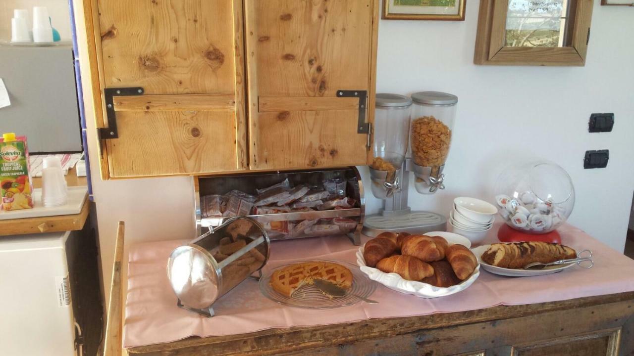 B&B Castellano Cerasolo Bagian luar foto