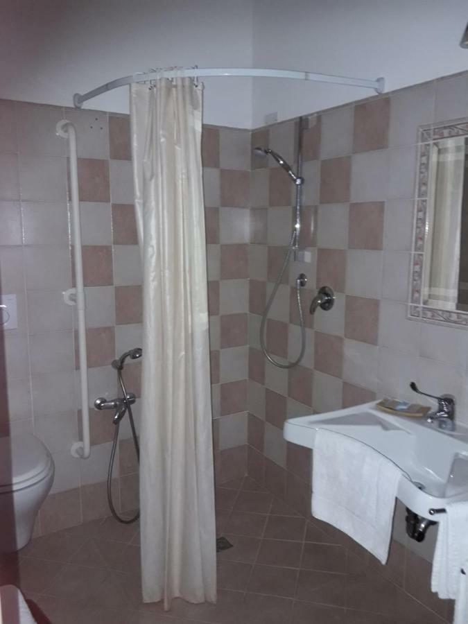 B&B Castellano Cerasolo Bagian luar foto